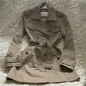 Beautiful Jessica Simpson beige trench coat in size medium